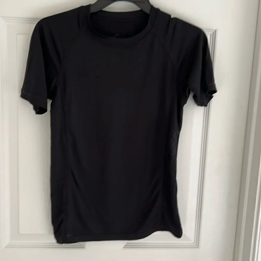 Wes & Willy size medium (10/12) youth black rash guard.